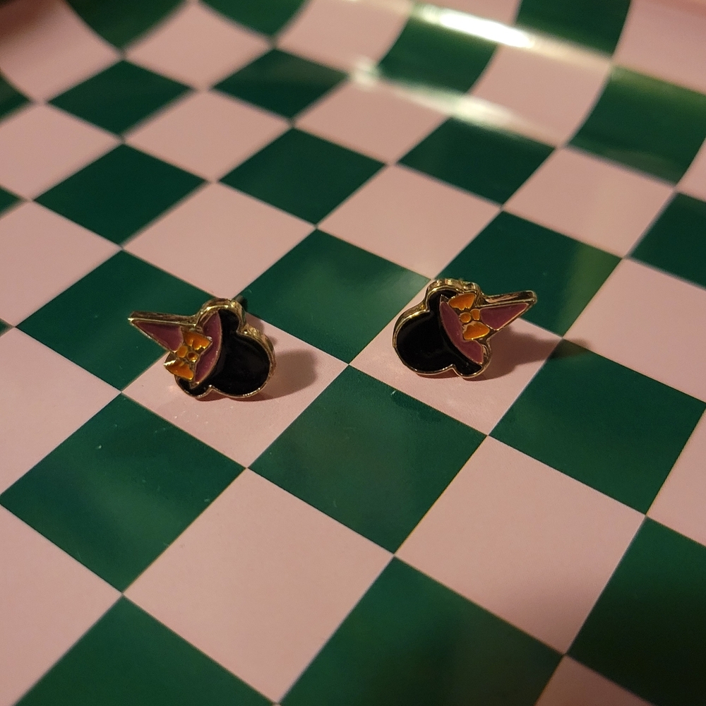 minnie mouse earrings